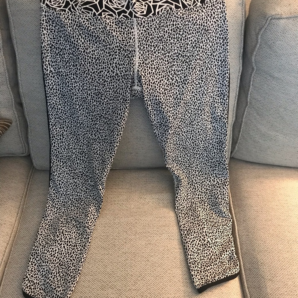 Lululemon leggings size 12 Excellent condition